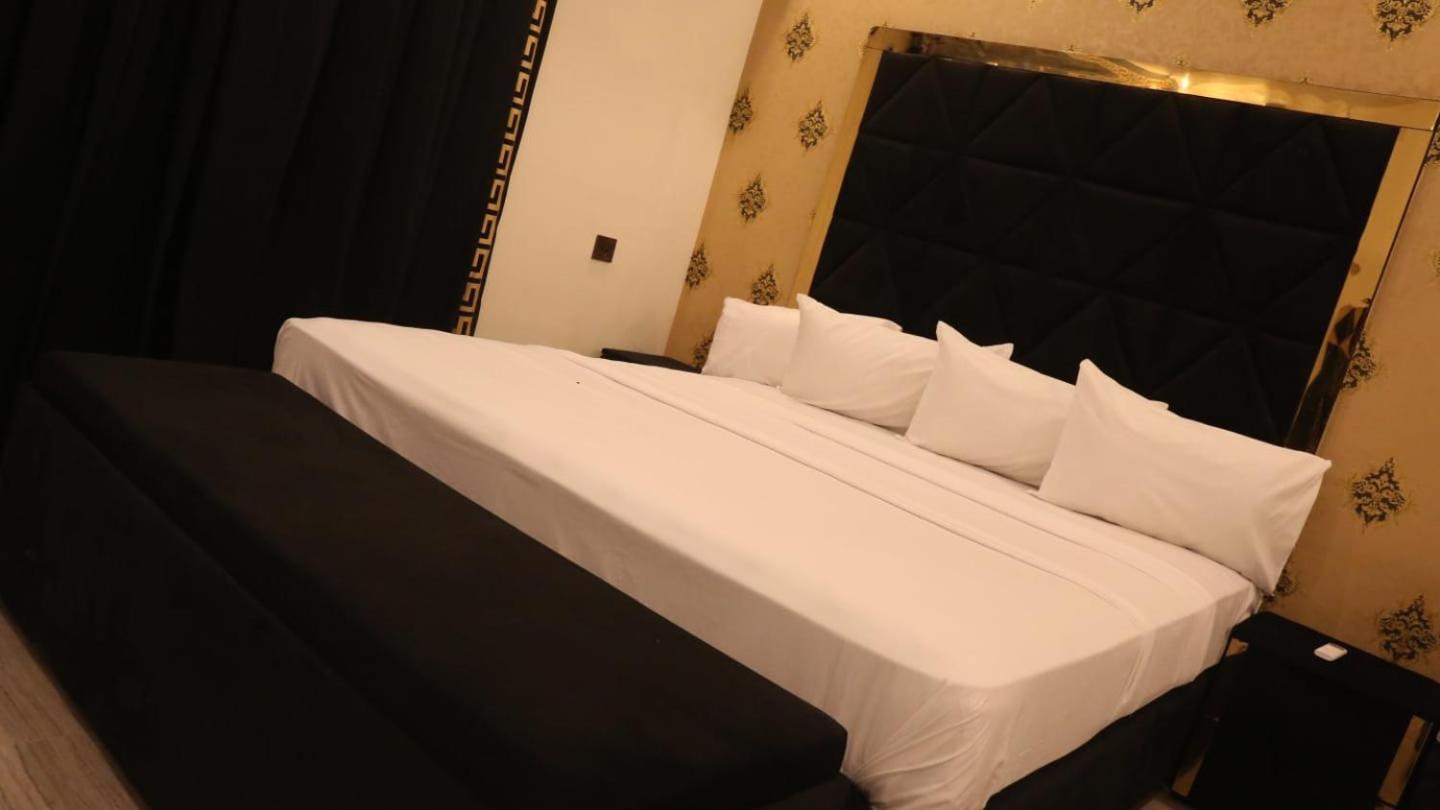 Hotel De Smart מולטאן מראה חיצוני תמונה