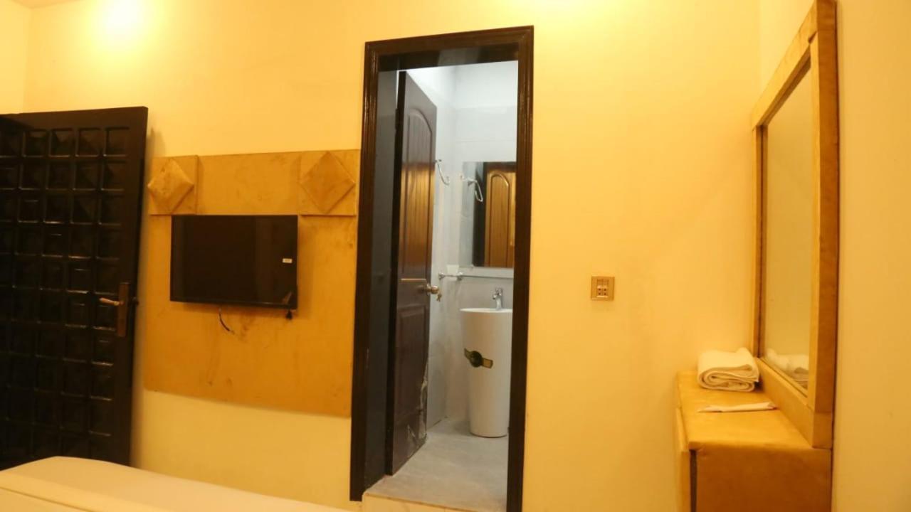 Hotel De Smart מולטאן מראה חיצוני תמונה