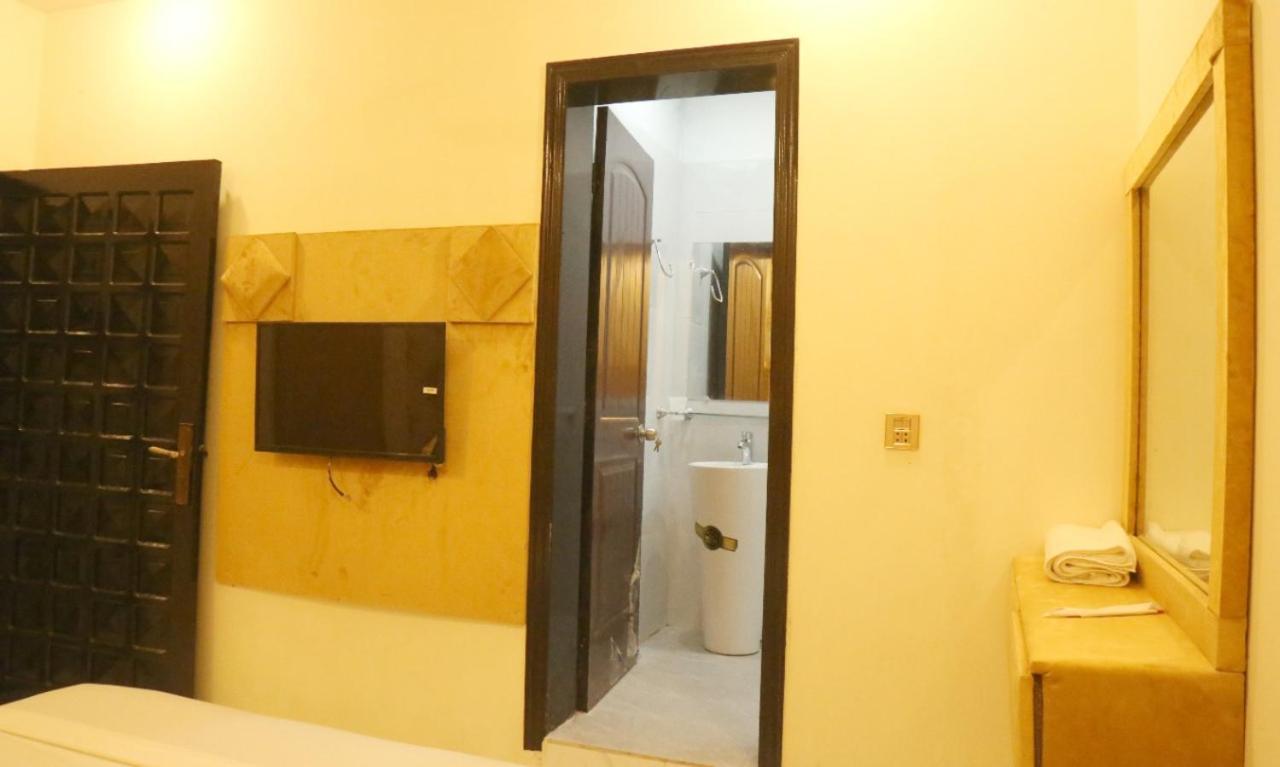 Hotel De Smart מולטאן מראה חיצוני תמונה