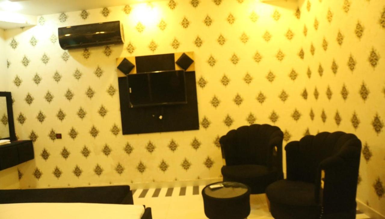 Hotel De Smart מולטאן מראה חיצוני תמונה