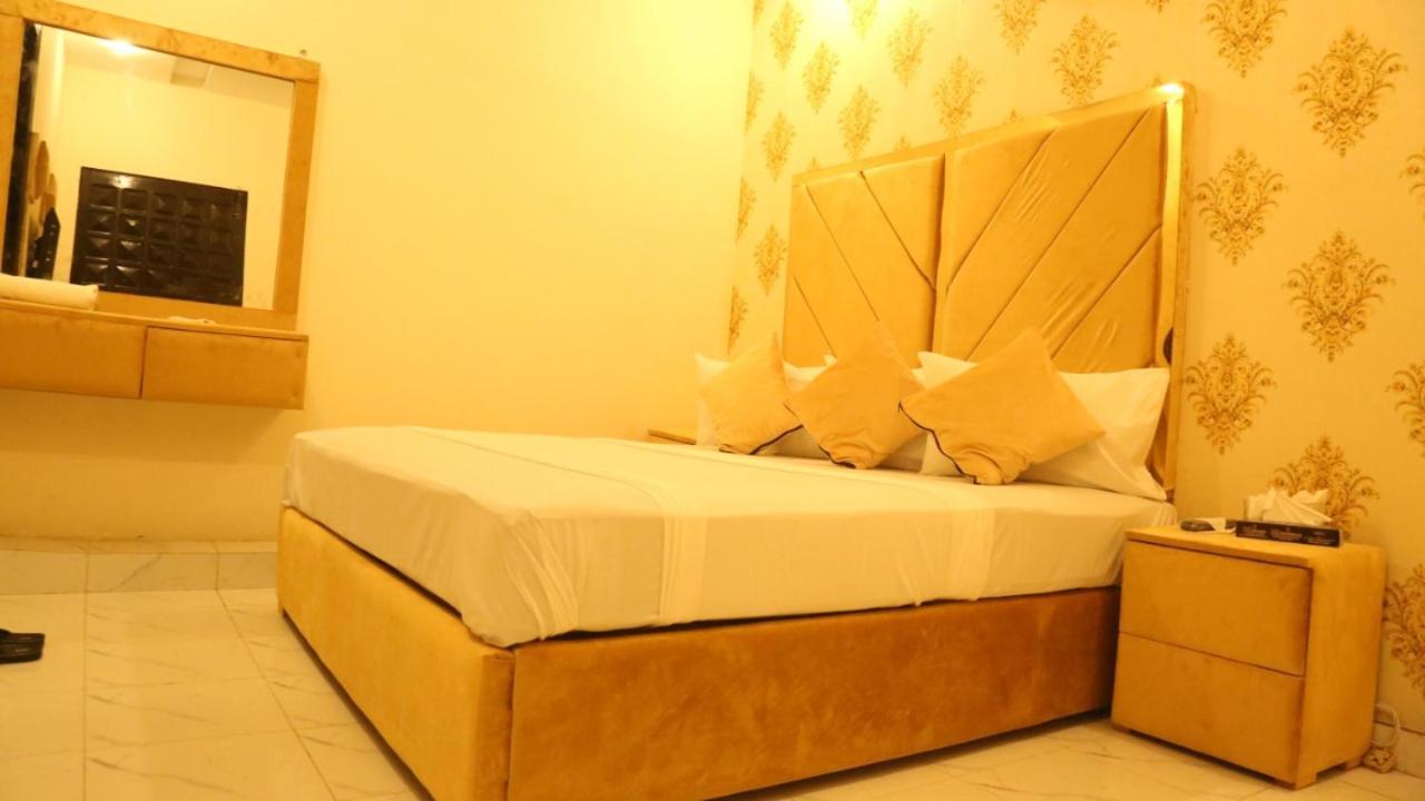 Hotel De Smart מולטאן מראה חיצוני תמונה