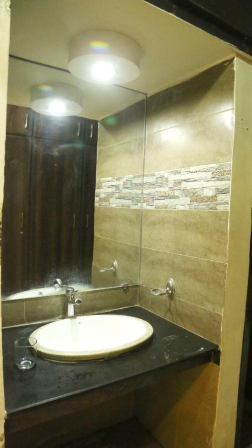 Hotel De Smart מולטאן מראה חיצוני תמונה